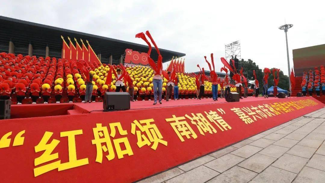 宁夏“小枸杞”勇闯哈尔滨！在中央大街吃马迭尔冰棍真难忘